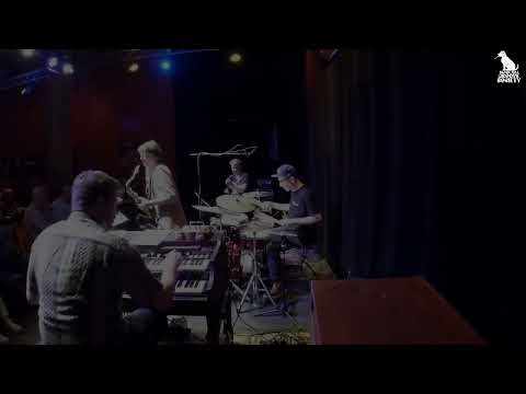 Black Dog Groove Society / Katharina Maschmeyer / Nils Pollheide